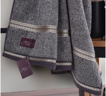 Kolekcia žakárových froté uterákov a osušiek (1)