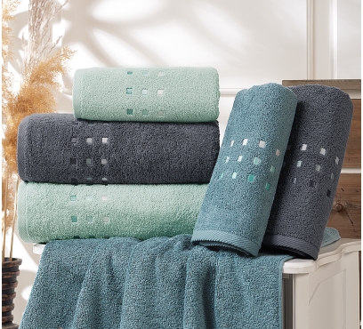 Kolekcia vyšívaných froté uterákov a osušiek (1)