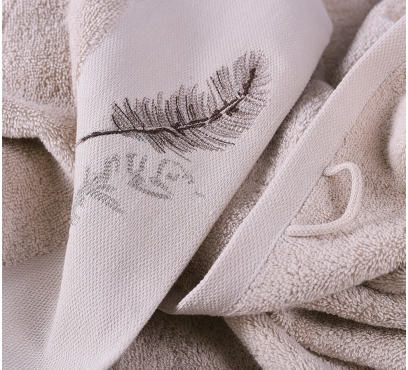 Kolekcia vyšívaných froté uterákov a osušiek (2)