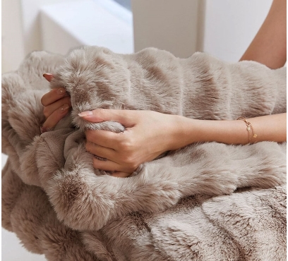 Luxusná kožušinová deka (1)