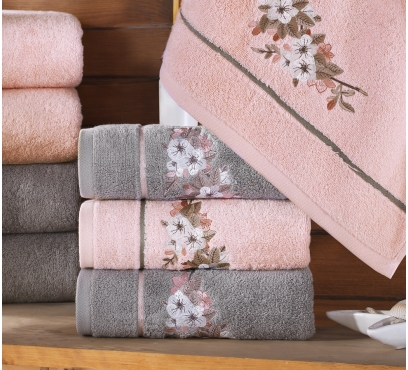 Kolekcia vyšívaných froté uterákov a osušiek (1)