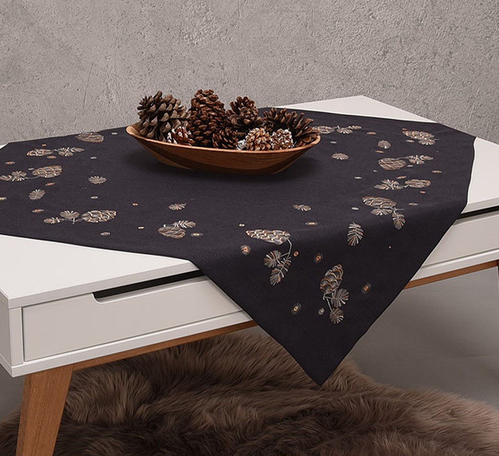 Čierny vianočný obrus na stôl D42 - JIMI Textil