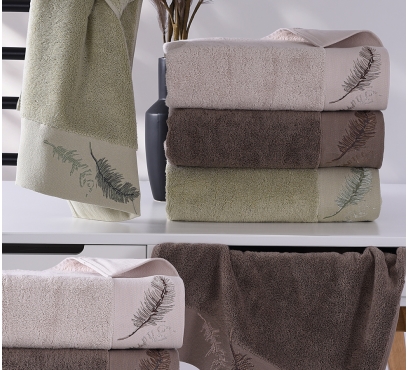 Kolekcia vyšívaných froté uterákov a osušiek (1)