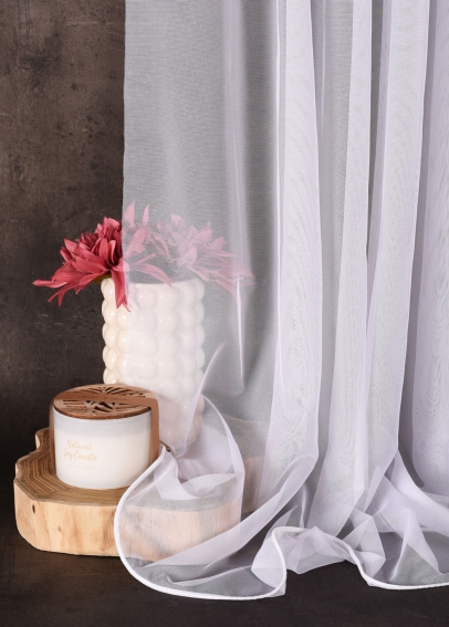 Moderná tkaná záclona