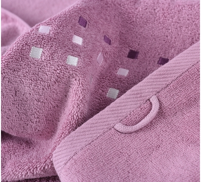 Kolekcia vyšívaných froté uterákov a osušiek (2)