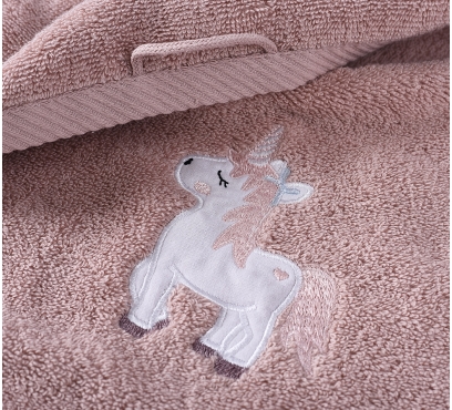 Kolekcia detských uterákov s originálnou výšivkou (1)