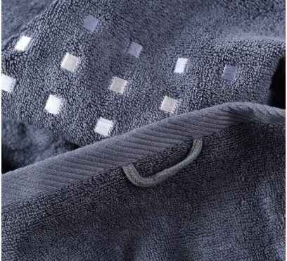 Kolekcia vyšívaných froté uterákov a osušiek (2)